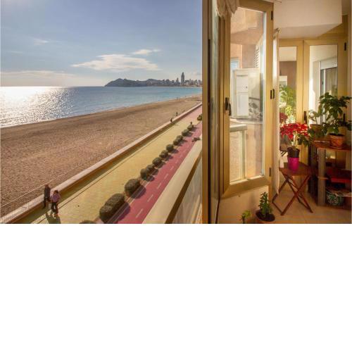 Stunning apartment in Benidorm with 3 Bedrooms and WiFi