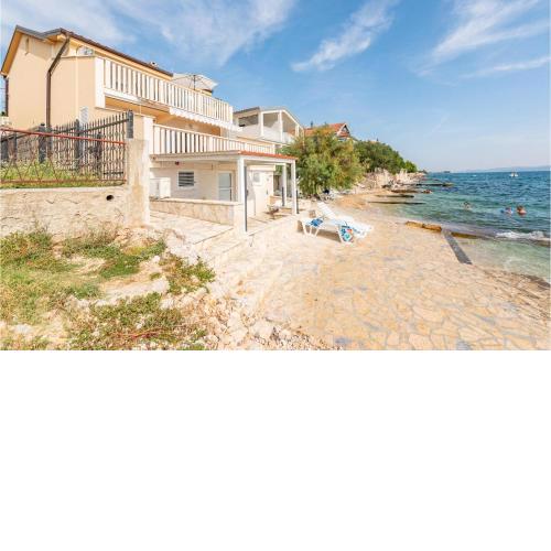 Stunning Apartment In Bibinje With 2 Bedrooms