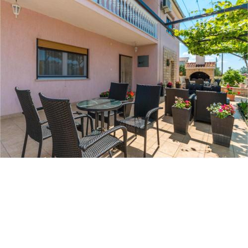 Stunning Apartment In Biograd Na Moru With Wifi