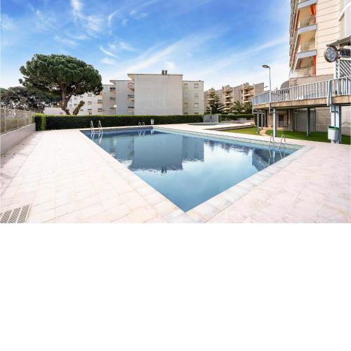 Stunning apartment in Cambrils with Outdoor swimming pool, WiFi and 1 Bedrooms