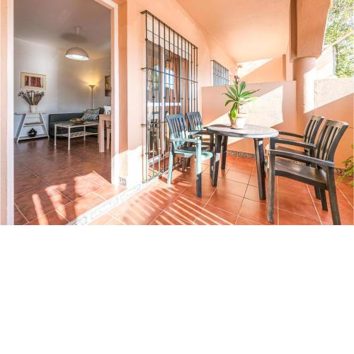 Stunning apartment in Chiclana de la Fronter with Outdoor swimming pool, WiFi and 2 Bedrooms
