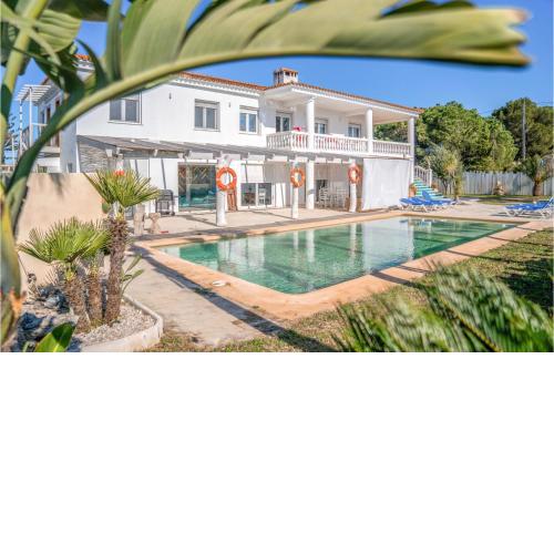 Stunning apartment in Dénia with Outdoor swimming pool, WiFi and 2 Bedrooms