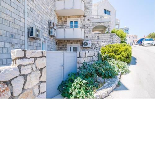 Stunning apartment in Dubrovnik with WiFi and 2 Bedrooms