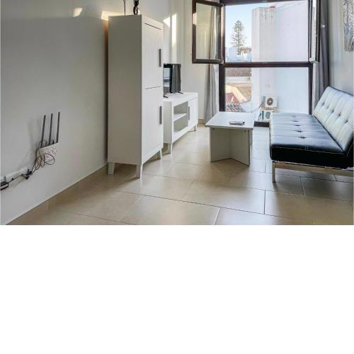 Stunning apartment in Estepona with WiFi and 2 Bedrooms