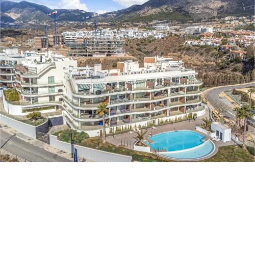 Stunning apartment in Fuengirola with Sauna, WiFi and 3 Bedrooms