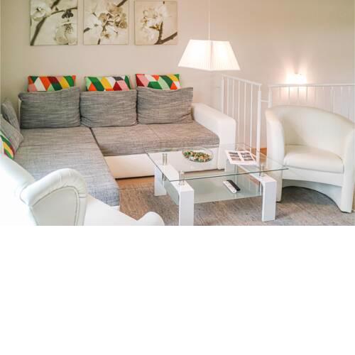 Stunning apartment in Graal Müritz w/ 2 Bedrooms