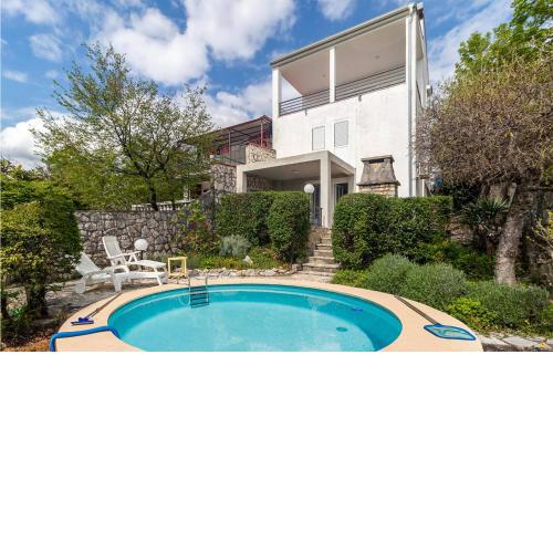 Stunning apartment in Jadranovo with Outdoor swimming pool, WiFi and 2 Bedrooms
