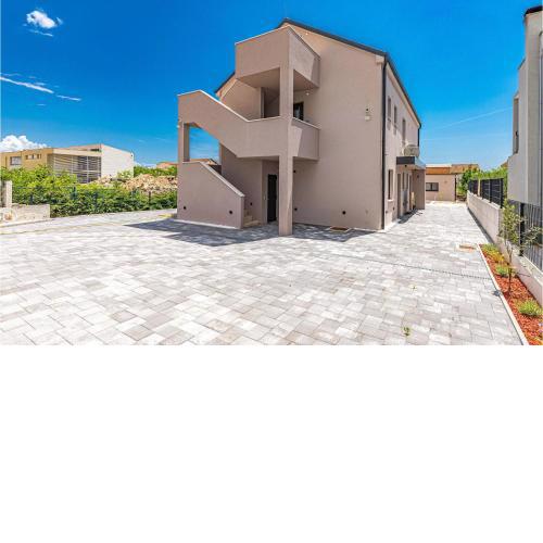 Stunning Apartment In Kastel Novi With Wifi And 2 Bedrooms