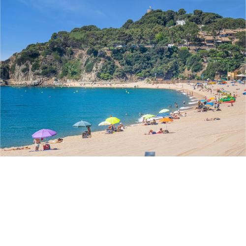 Stunning apartment in Lloret de Mar with WiFi and 2 Bedrooms
