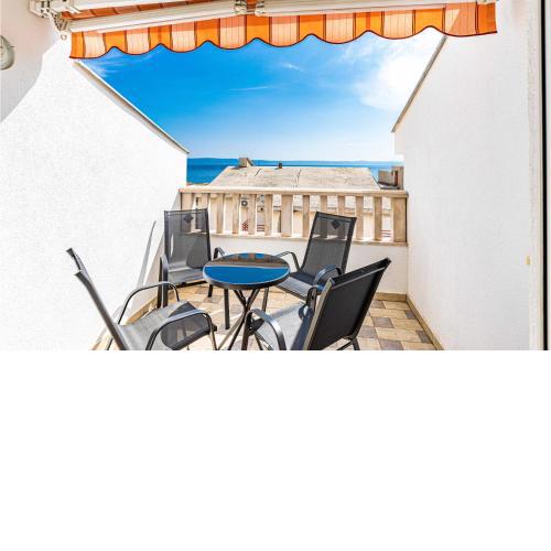 Stunning Apartment In Makarska With Wifi And 1 Bedrooms