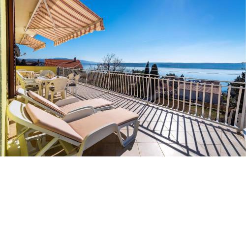 Stunning apartment in Maslenica with 2 Bedrooms