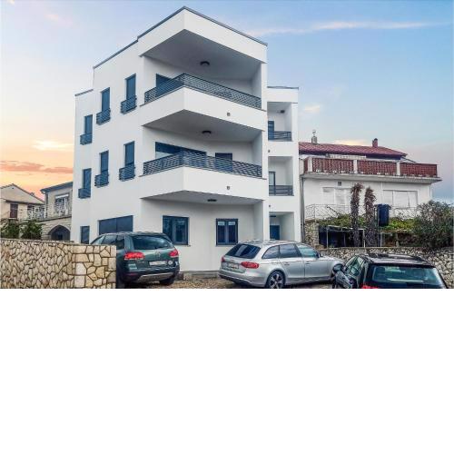 Stunning apartment in Novi Vinodolski with 2 Bedrooms and WiFi