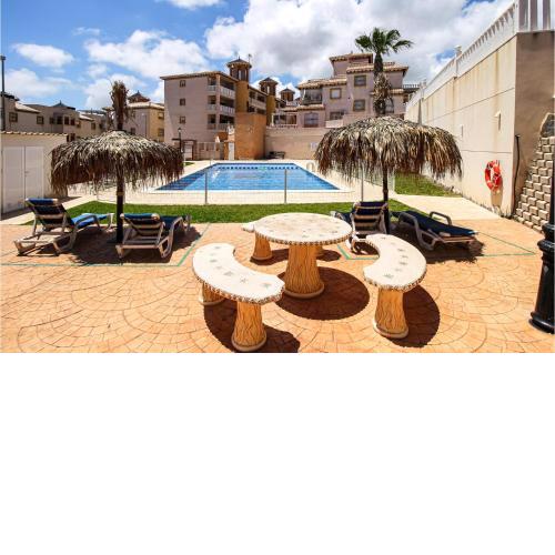 Stunning apartment in Orihuela Costa with Outdoor swimming pool, WiFi and 2 Bedrooms