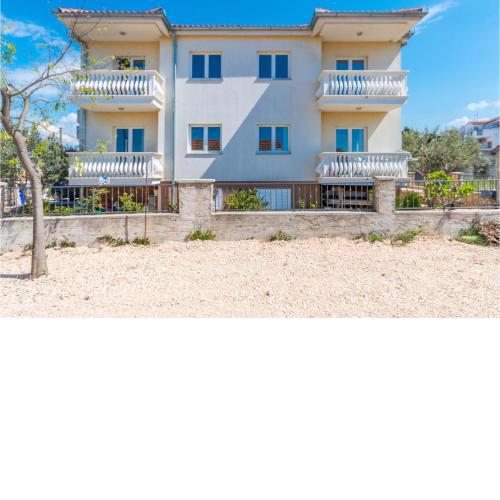 Stunning Apartment In Pakostane With Wifi And 2 Bedrooms