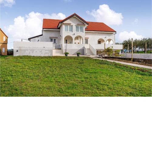 Stunning apartment in Policnik with 2 Bedrooms