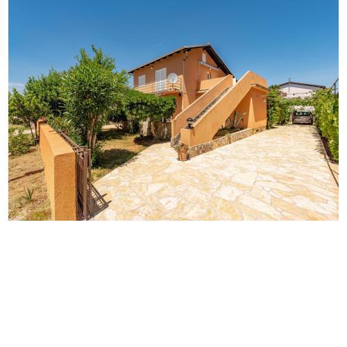 Stunning apartment in Privlaka with WiFi and 2 Bedrooms