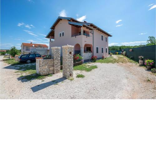 Stunning Apartment In Pula With Wifi And 2 Bedrooms