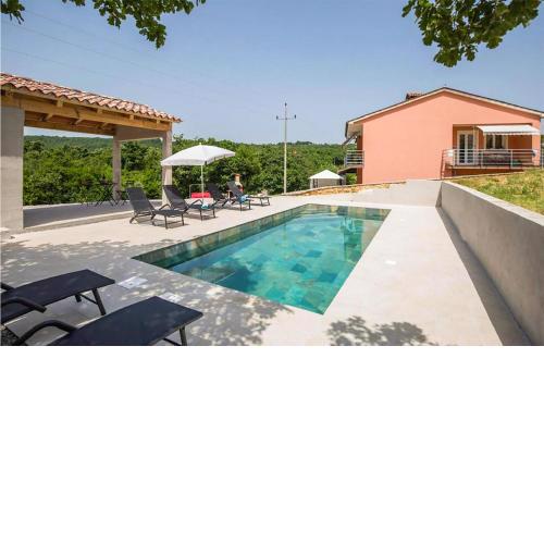 Stunning apartment in Ripenda Kras with Outdoor swimming pool and 1 Bedrooms
