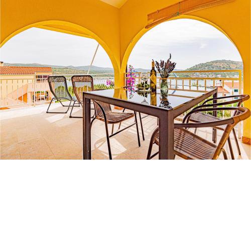 Stunning apartment in Rogoznica with WiFi and 1 Bedrooms