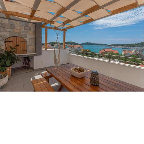 Stunning Apartment In Rogoznica With Wifi And 2 Bedrooms