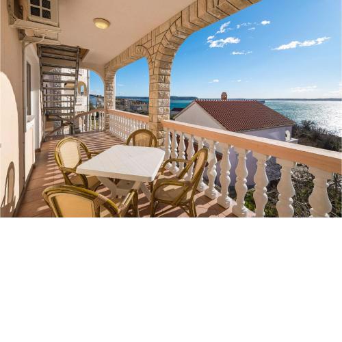 Stunning apartment in Rtina with 2 Bedrooms