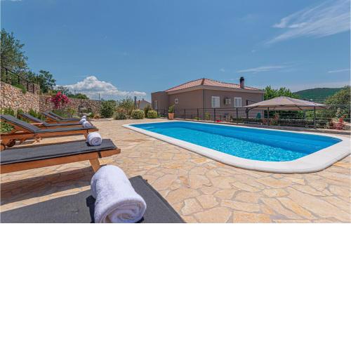 Stunning Apartment In Sibenik With Jacuzzi, Wifi And 1 Bedrooms