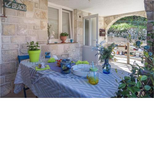 Stunning apartment in Slano with WiFi