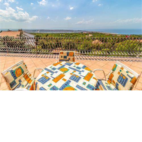 Stunning apartment in Smrika with WiFi and 1 Bedrooms