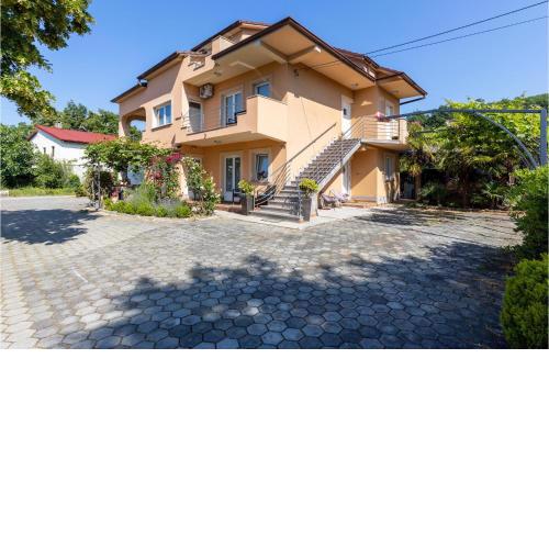 Stunning apartment in Spincici with 3 Bedrooms and WiFi