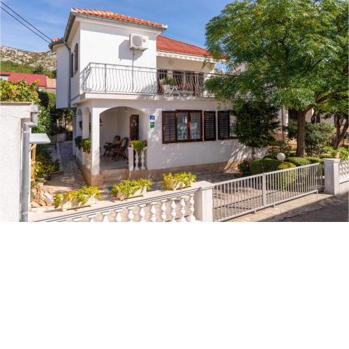 Stunning apartment in Starigrad with 2 Bedrooms and WiFi