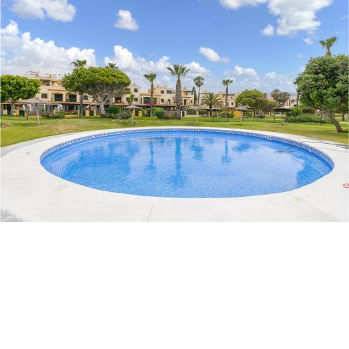 Stunning apartment in Tarifa with Outdoor swimming pool, WiFi and 3 Bedrooms