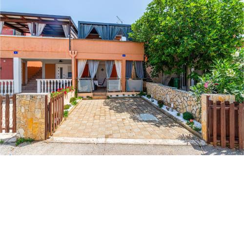 Stunning apartment in Vir with WiFi and 2 Bedrooms