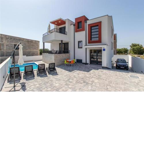 Stunning Apartment In Vrsi With Outdoor Swimming Pool, Wifi And 2 Bedrooms