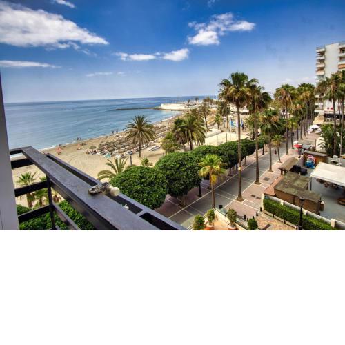 Stunning Apartment on the Beachfront with Sea Views in Marbella Center.