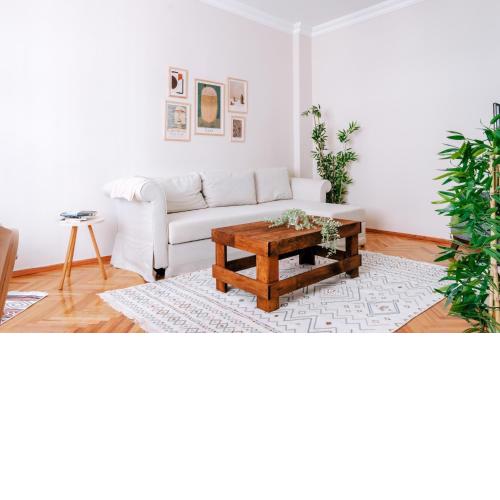 Stunning Flat with Balcony 5 min walk to Nisantasi