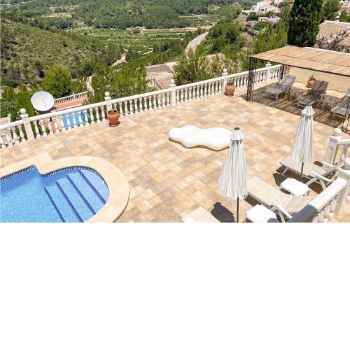 Stunning home in Ador with Outdoor swimming pool, Private swimming pool and 3 Bedrooms