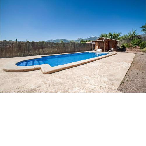 Stunning home in Aledo with Outdoor swimming pool, Private swimming pool and 3 Bedrooms