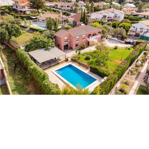 Stunning home in Alhaurin de la Torre with Outdoor swimming pool, WiFi and 3 Bedrooms
