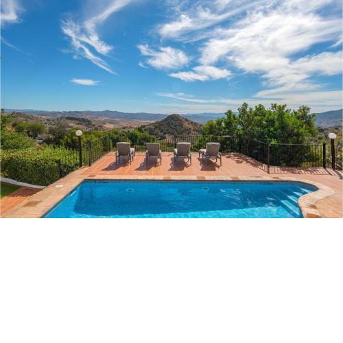 Stunning home in Alora with Outdoor swimming pool, Private swimming pool and 4 Bedrooms