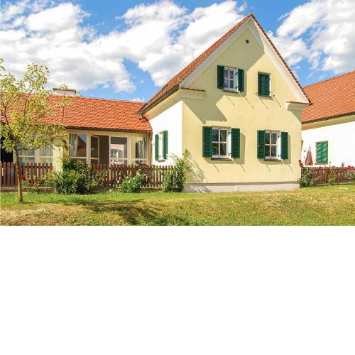 Stunning home in Bad Waltersdorf with WiFi, Heated swimming pool and 2 Bedrooms