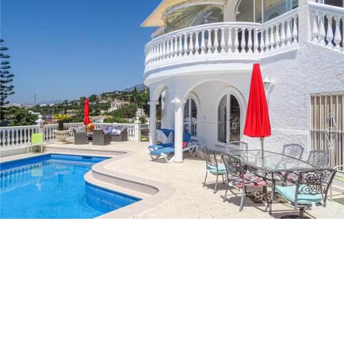 Stunning home in Benalmadena w/ Outdoor swimming pool, Jacuzzi and 5 Bedrooms