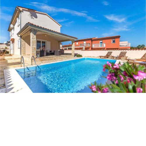 Stunning home in Betiga with WiFi and 3 Bedrooms