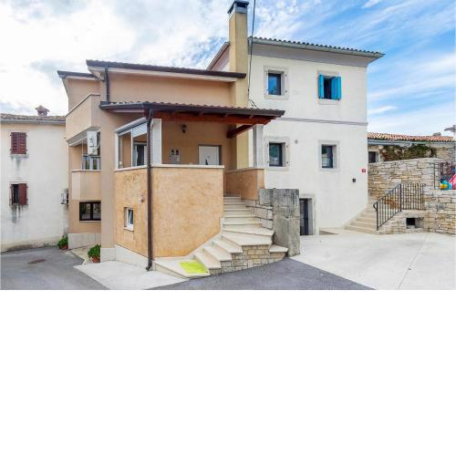 Stunning home in Brajkovici with 2 Bedrooms and WiFi
