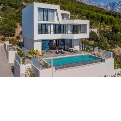 Stunning home in Brela with Outdoor swimming pool, WiFi and 3 Bedrooms