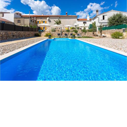 Stunning home in Brzac with 2 Bedrooms, WiFi and Outdoor swimming pool