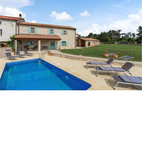 Stunning Home In Buje With Outdoor Swimming Pool, Wifi And 3 Bedrooms