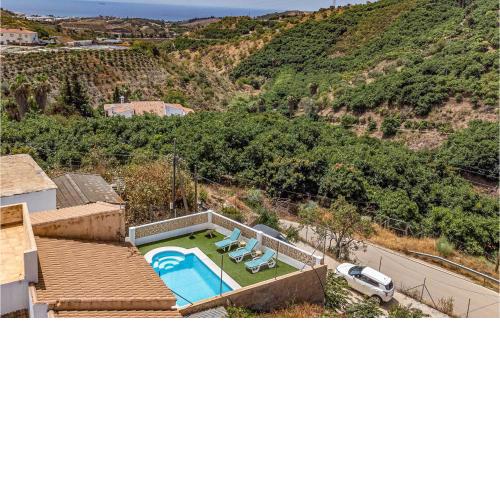 Stunning home in Cajiz with Outdoor swimming pool, WiFi and 3 Bedrooms