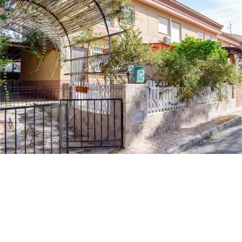 Stunning home in Calabardina w/ 3 Bedrooms