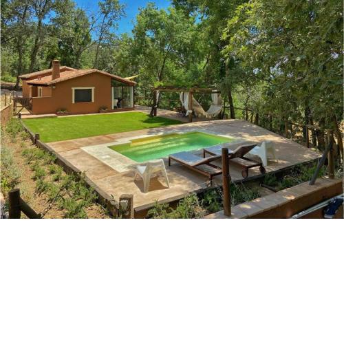 Stunning home in Candeleda with WiFi, Outdoor swimming pool and 2 Bedrooms