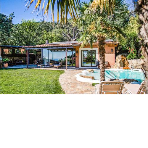 Stunning home in Candeleda with WiFi, Outdoor swimming pool and 3 Bedrooms